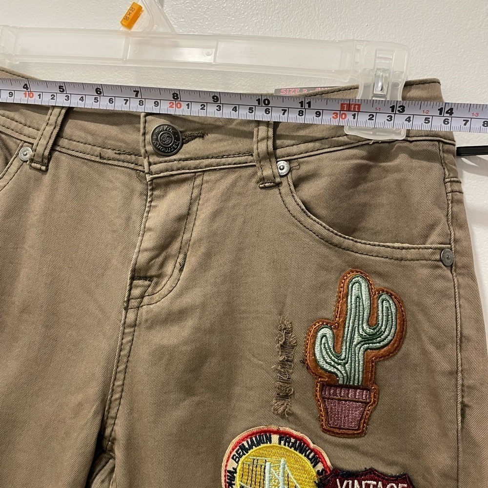 Harmony + Havoc Vintage Khaki Skinny Jeans Size 3 - Distressed with Patches - Picture 14 of 16